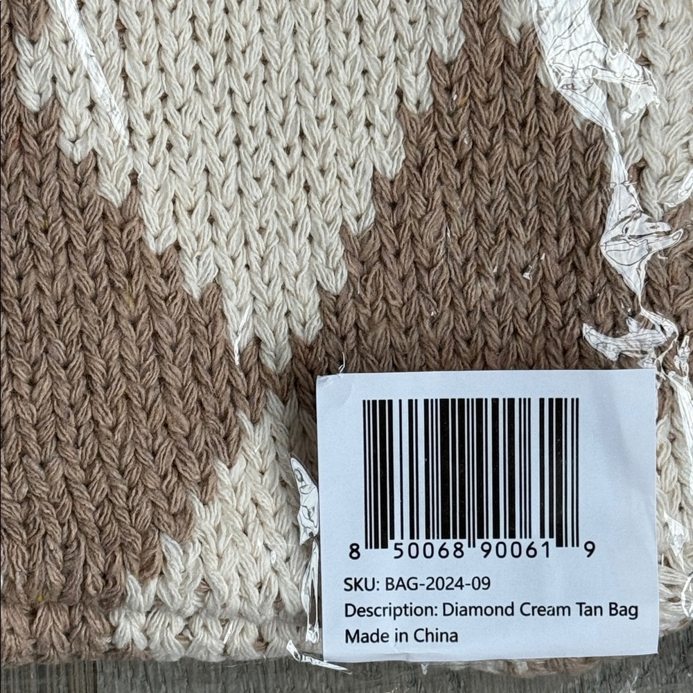Kopari Knitted Diamond Cream & Tan Argyle Circle Boho Slouchy Bag 10”x 16” - Picture 5 of 7